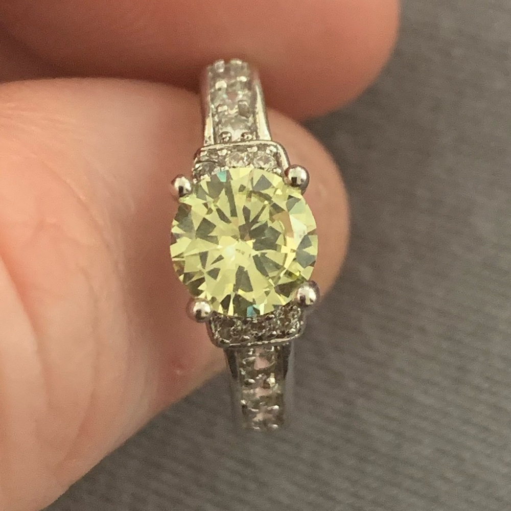 Citrine Tone Ring - SZ 6 NWOT